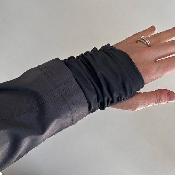 Lulu Lemon Jacket - Picture 5 of 5